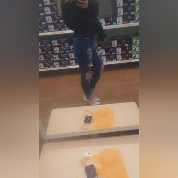 Meet your Posher, Brittany - Picture 3 of 3